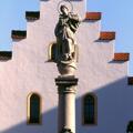 Mariensäule mit Ballenhaus am Schongauer Marienplatz