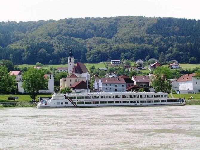 Donau-Schiff.jpg
