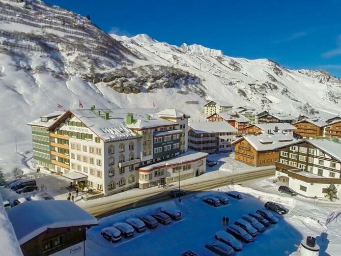 csm_Aussenaufnahme_Edelweiss_7b8c6df9ab