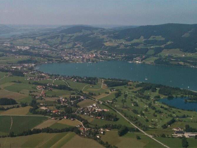 Luftaufnahme auf das MondSeeLand