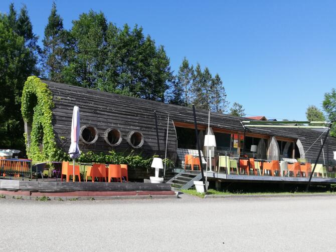 Terrasse und Ausblick Restaurant \"Die Röhre\"