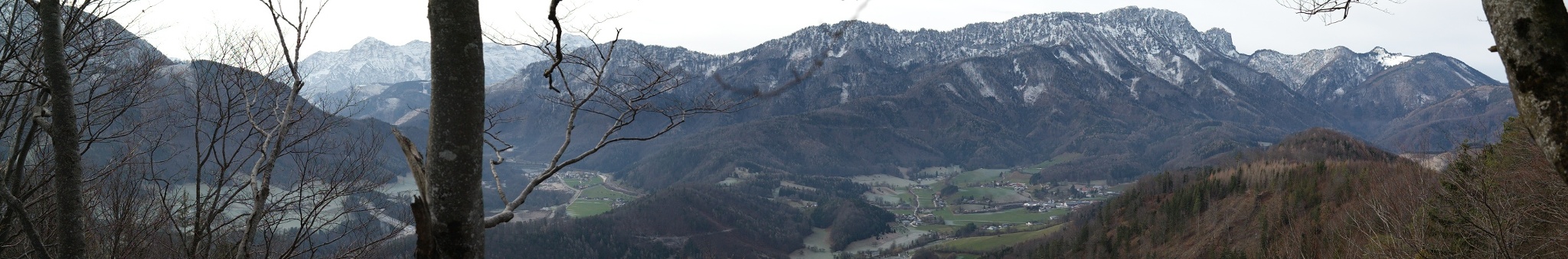 Blick zur gegenüberliegenden Kremsmauer.