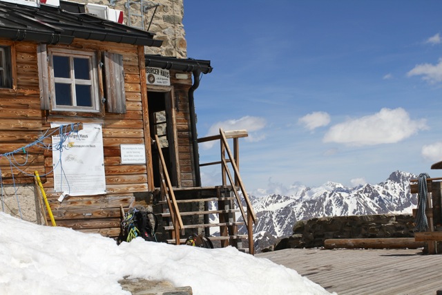Der Eingang zum Brandenburger Haus
