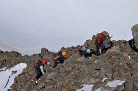 An manchen Stellen kommen auch die Hände zum Einsatz