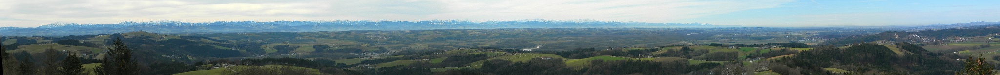 Panoramablick von der Gobelwarte in die Berge