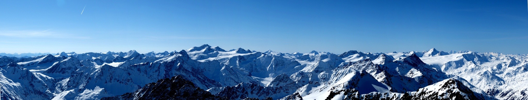 Unbedingt Zeit zum Genießen des Gipfelpanoramas einplanen - der Rundumblick ist grandios.