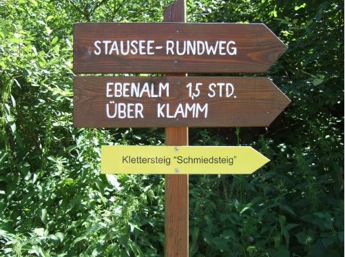 Zustieg ist beschildert