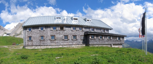 Ulmer Hütte im Sommer