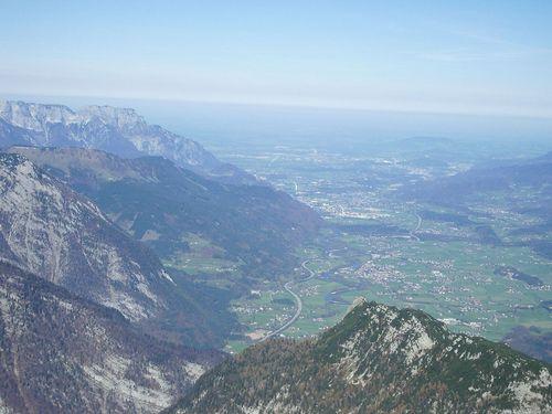 Blick nach Westen ins Flachland um Hallein und Salzburg