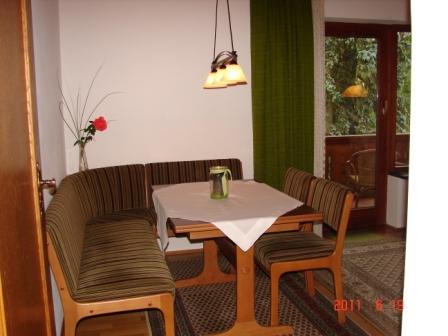 Mit Blick ins Grüne Speisen