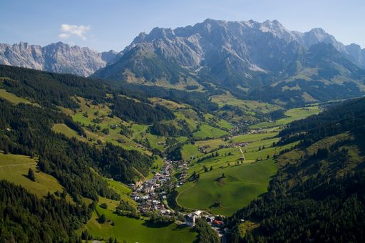 Dorf Dienten