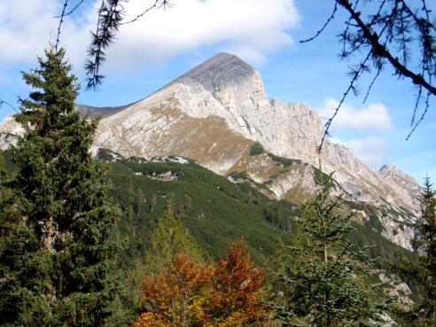 Pyhrgasgatterl 1308 m mit Blick zum Scheiblingstein