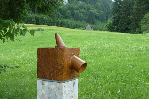 Eingangsstele Fischen