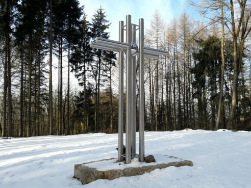 Kürnberg 527m (Winter) mit neuem Kreuz (2018).