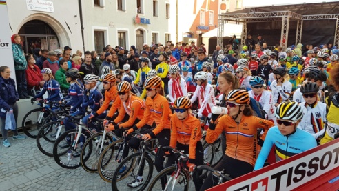 RadWM 2018 Juniorinnen am Start in Rattenberg