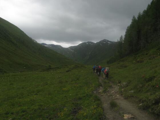 Von der Stickler Hütte talweinwärts (Südwesten)