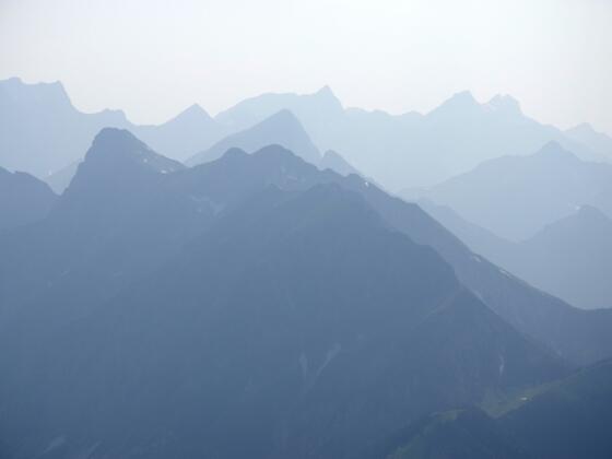 Blick nach Westen: Gewitterstimmung im Karwendel