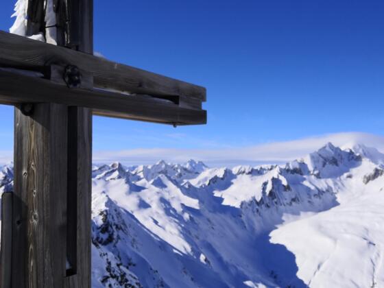 Gipfel Keesegg, Rötspitze mit Wolkenkappe