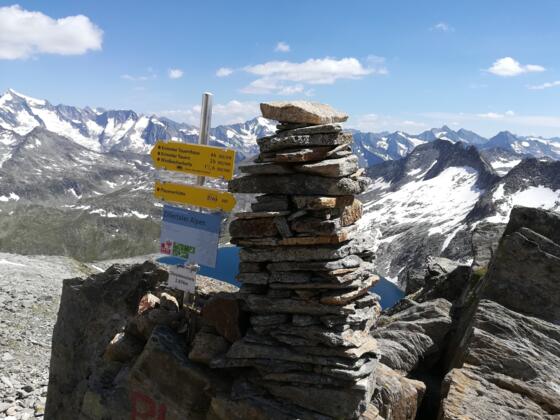 Zillertaler Alpen: mit Blick nach Süden zum Hauptkamm - die Zillerplattenscharte, im Hintergrund der Eissee