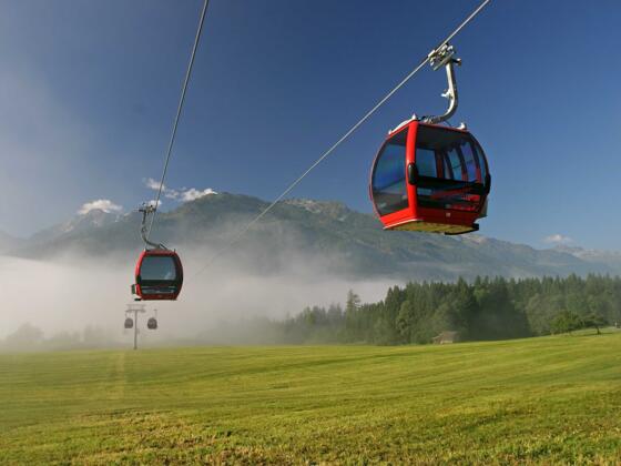Die Panoramabahn ermöglicht eine sanfte Auffahrt auf die Sonnenseite der Kitzbüheler Alpen.