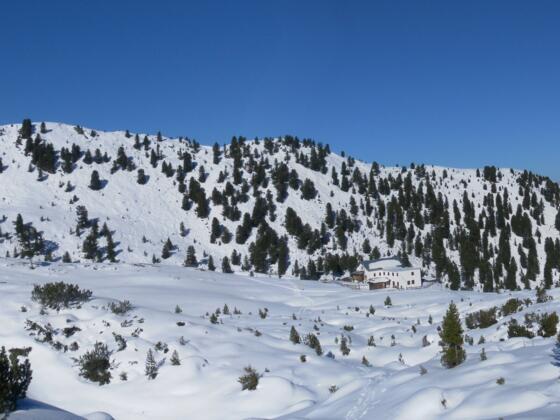 Sonntagsköpfl Ostflanke mit Adolf Pichler Hütte