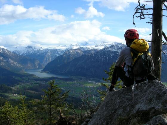 Beim Ausstieg hat man einen schönen Blick auf den Hallstättersee und Dachstein (18.4.2008)
