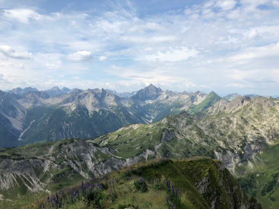 Blick von der Roten Spitze in Richtung Hochvogel