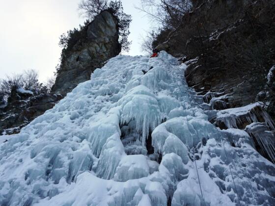 Cascadi-Eisfall von unten