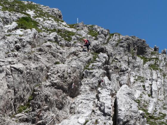Der Anstieg auf die Kuhlochspitze vom Sattel ist kurz aber ausgesetzt.