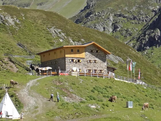 Amberger Hütte im Sommer