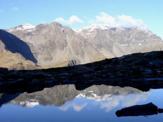 Spiegelung im See um 2290m beim Anstieg