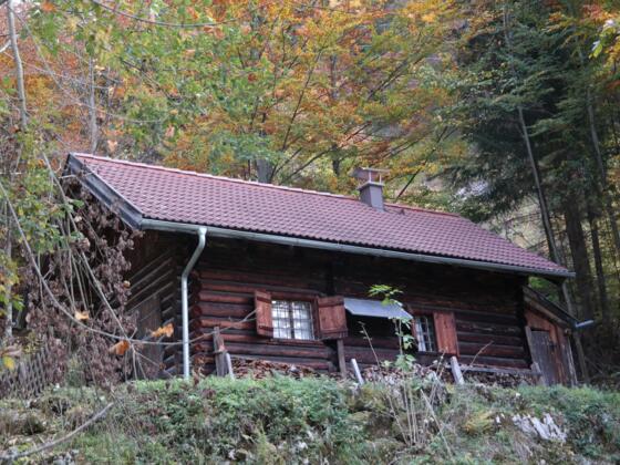 Die Jagdhütte Haselwaldstube. Hier beginnt der markierte Wanderweg.