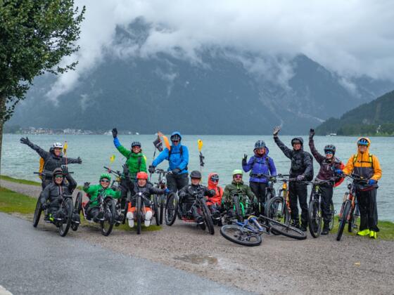 das Team vorm Achensee