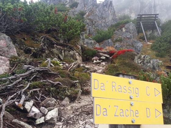 Hinweise auf die Varianten die unterwegs abzweigen.