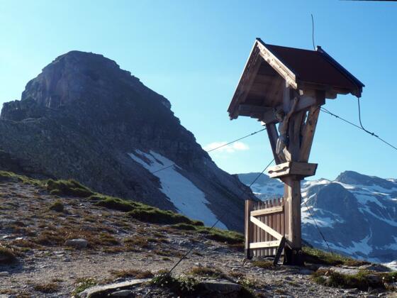 Marterl 2520m mit Tauernkogel SO-Grat