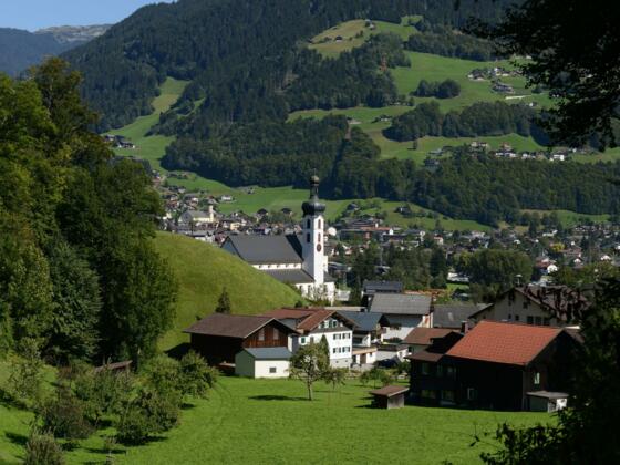 Ausblick von Nira ins Ortszentrum Tschagguns