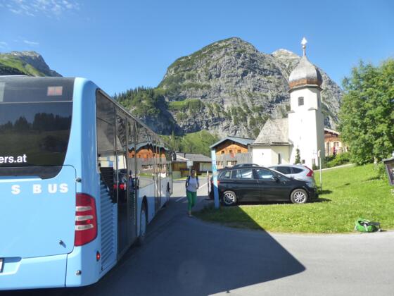 Haltestelle an der Kirche in Zug
