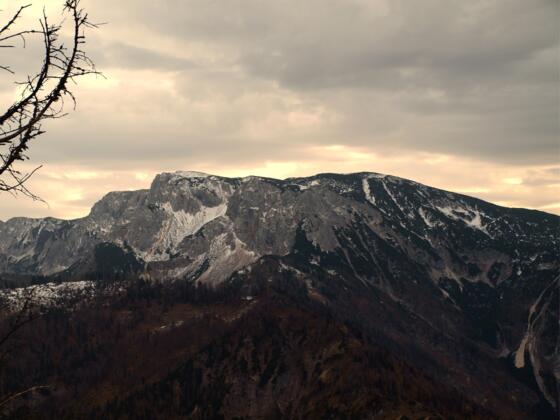 Kamm 1435m mit Blick zum Hoher Nock