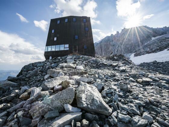 Schwarzensteinhütte