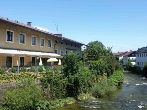 Flußseite Hotel Pension Lindenhof