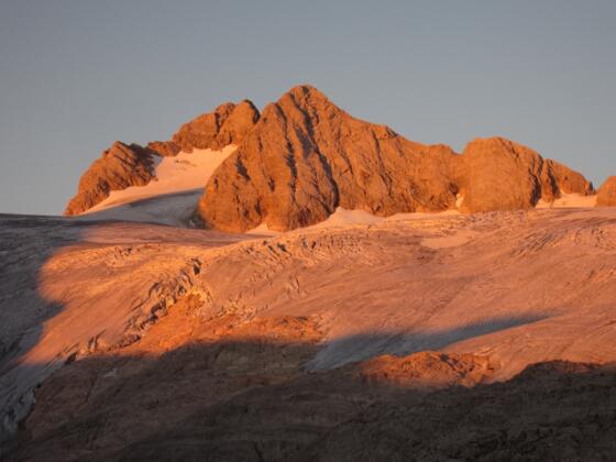 Hoher Dachstein (links) von Simonyhütte im Morgenlicht
