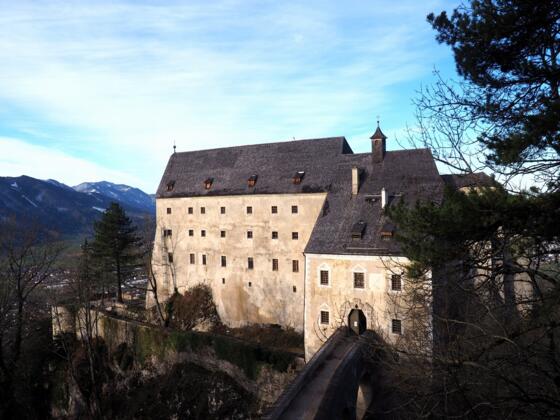 Burg Altpernstein ~800m