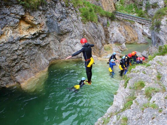 Canyoning Stuibenfälle - hoher Sprung