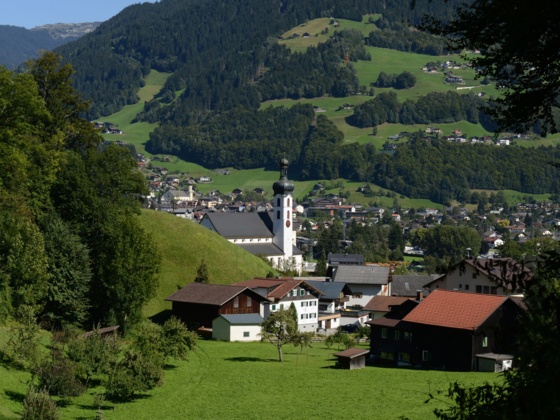 Blick von der Nira ins Ortszentrum von Tschagguns