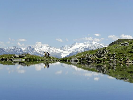 Wildalmsee mit Blick zu den Hohen Tauern