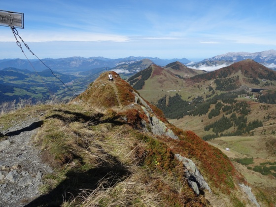 Blick vom Brechhorngipfel auf Fleiding und Gampenkogel