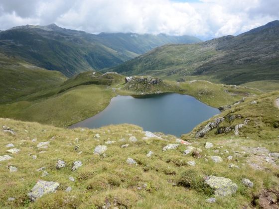Der Glanzsee mit der Feldner Hütte