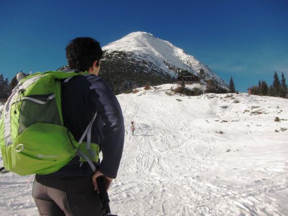 Die Rauthhütte am Fuß der Hohen Munde ist auch ein beliebtes Ziel für Rodler und Winterwanderer.