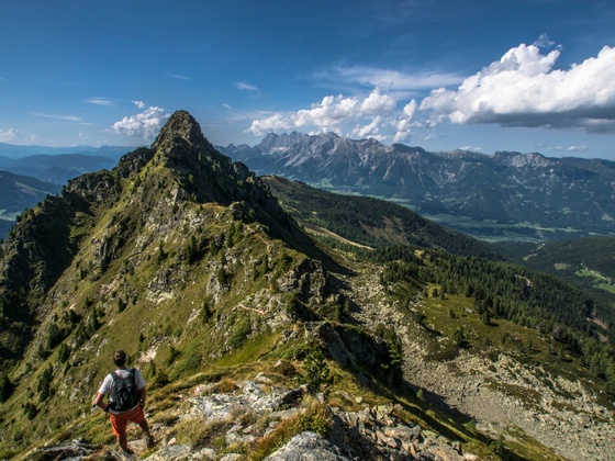 Blick über den Krahbergzinken zum Dachsteinmassiv