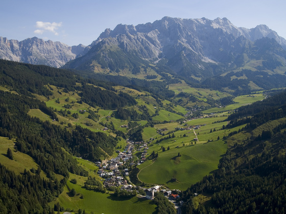 Dorf Dienten